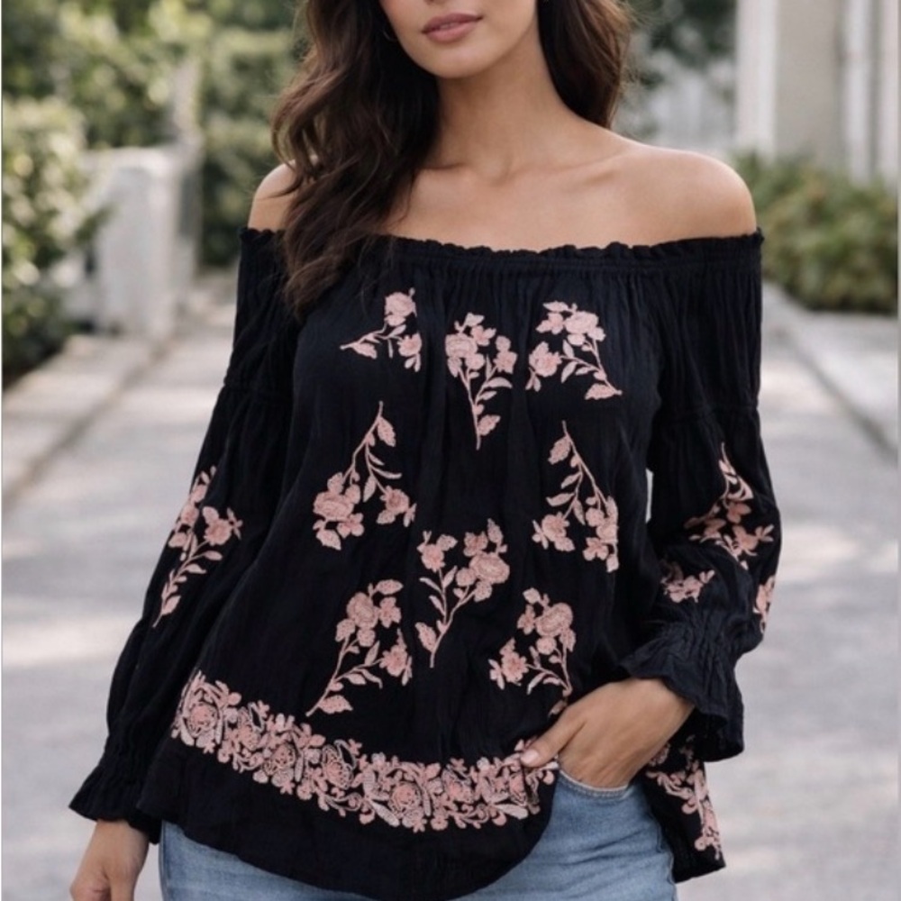 American Eagle Outfitters Black Floral Off-Shoulder Blouse